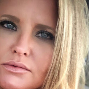 Meet your Posher, Elisa gayle